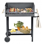 Gril PARTY XL se dvěma grilovacími rošty o celkové ploše 40 × 73 cm, výška 78 až 98 cm, cena 1 699 Kč (www.jysk.cz). Gril PARTY XL se dvěma grilovacími rošty o celkové ploše 40 × 73 cm, výška 78 až 98 cm, cena 1 699 Kč (www.jysk.cz).