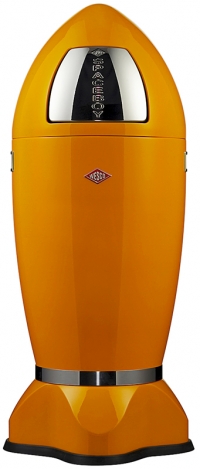 Odpadkový koš Spaceboy XL, lakovaná ocel nebo leštěná ocel, objem 35 l, výrobce Wesco. Cena 8 995 Kč (Potten & Pannen – Staněk). Odpadkový koš Spaceboy XL, lakovaná ocel nebo leštěná ocel, objem 35 l, výrobce Wesco. Cena 8 995 Kč (Potten & Pannen – Staněk).