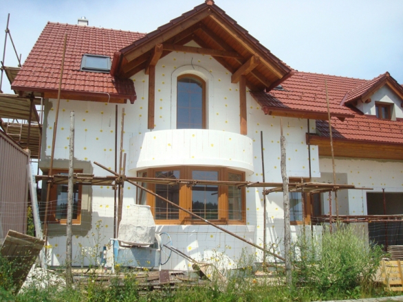 FOTO DNE: Chaloupka ve vilové čtvrti FOTO DNE: Chaloupka ve vilové čtvrti