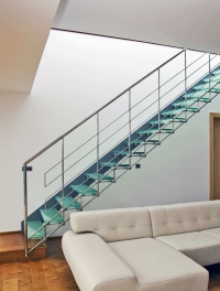 Luxusní skleněné schodiště, tato realizace 392 000 Kč bez DPH (GENERAL COMPACT). Luxusní skleněné schodiště, tato realizace 392 000 Kč bez DPH (GENERAL COMPACT).