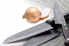Ručně broušené japonské nože, keramika s přídavkem karbonu, damaškový vzor, rukojeť ze dřeva pakka. Cena podle velikosti a typu nože od 3 948 Kč do 10 600 Kč (KYOCERA). Ručně broušené japonské nože, keramika s přídavkem karbonu, damaškový vzor, rukojeť ze dřeva pakka. Cena podle velikosti a typu nože od 3 948 Kč do 10 600 Kč (KYOCERA).