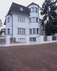 Modřanská vila dýchá atmosférou první republiky. Modřanská vila dýchá atmosférou první republiky.