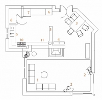 Půdorys varianty A: 1 rohová sedací souprava, 2 květiny, 3 jídelní kout, 4 skleník s dekoračními předměty, 5 nízký stolek, 6 sloup se zabudovanou mikrovlnnou a horkovzdušnou troubou, 7 lednice, 8 spíž, 9 mycí zóna s dřezem, 10 varná zóna, 11 barové okénko se sedátkem. Půdorys varianty A: 1 rohová sedací souprava, 2 květiny, 3 jídelní kout, 4 skleník s dekoračními předměty, 5 nízký stolek, 6 sloup se zabudovanou mikrovlnnou a horkovzdušnou troubou, 7 lednice, 8 spíž, 9 mycí zóna s dřezem, 10 varná zóna, 11 barové okénko se sedátkem.