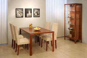 Jiná podoba jídelního koutu s nástěnnými dekoracemi a skleníkem: jídelní stůl Porte v rozměru 140 x 90 cm pořídíte za 5 910 Kč, dvoudveřový skleník stojí 14 295 Kč (DŘEVOTVAR). Jiná podoba jídelního koutu s nástěnnými dekoracemi a skleníkem: jídelní stůl Porte v rozměru 140 x 90 cm pořídíte za 5 910 Kč, dvoudveřový skleník stojí 14 295 Kč (DŘEVOTVAR).