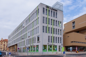 Exteriér nové pobočky banky v Ústí nad Labem. Exteriér nové pobočky banky v Ústí nad Labem.