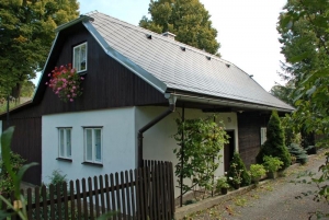 Chystáte se rekonstruovat střechu a máte obavy z nadměrného zatížení krovů? Chystáte se rekonstruovat střechu a máte obavy z nadměrného zatížení krovů?