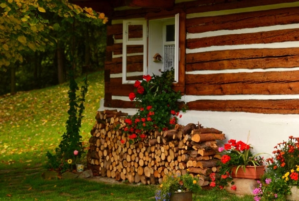 Dnes vám představujeme krásnou chaloupku, ze které přímo čiší venkovská tradice. Dnes vám představujeme krásnou chaloupku, ze které přímo čiší venkovská tradice.