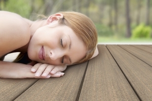 Na své terase relaxujte! Woodplastic(R) prkna se nenatírají a přitom nešednou. (Zdroj: Woodplastic) Na své terase relaxujte! Woodplastic(R) prkna se nenatírají a přitom nešednou. (Zdroj: Woodplastic)