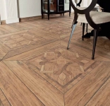 Imitace dřevěných intarzovaných parket Faggio Rosato z kolekce Woodays In (TAGINA), cena čtvercového vzoru (61 x 61 cm) 2 340 Kč/ks, MONDO CERAMICA. Imitace dřevěných intarzovaných parket Faggio Rosato z kolekce Woodays In (TAGINA), cena čtvercového vzoru (61 x 61 cm) 2 340 Kč/ks, MONDO CERAMICA.
