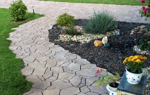 Dlažba Stone (Diton), na výběr v pěti barevných mixech, cena 499 Kč/m2, www.diton.cz. Dlažba Stone (Diton), na výběr v pěti barevných mixech, cena 499 Kč/m2, www.diton.cz.