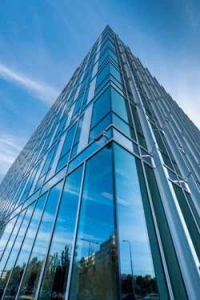 City Green Court v Praze – budova s energeticky úsporným pláštěm, který snižuje spotřebu energie a zajišťuje komfortní vnitřní klima (GUARDIAN). City Green Court v Praze – budova s energeticky úsporným pláštěm, který snižuje spotřebu energie a zajišťuje komfortní vnitřní klima (GUARDIAN).