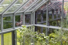 Možnost ventilace elektricky ovládanými střešními okny nebo ventilátory s automatickým řízením nabízí systém SDL Akzent Vision (HLADÍK). Možnost ventilace elektricky ovládanými střešními okny nebo ventilátory s automatickým řízením nabízí systém SDL Akzent Vision (HLADÍK).