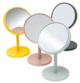 Zrcátko Beauty (Schönbuch), materiál lakovaná MDF, cena za lak základní barvy 7 865 Kc, cena za lak barvy s akcentem 8 117 Kc, www.alax.cz. Zrcátko Beauty (Schönbuch), materiál lakovaná MDF, cena za lak základní barvy 7 865 Kc, cena za lak barvy s akcentem 8 117 Kc, www.alax.cz.