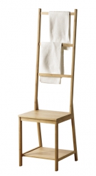 Věšák na ručníky Rågrund (Ikea) pomáhá šetřit místo v koupelně, protože získáte stoličku a věšák na osušky v jednom, bambus ošetřený průhledným lakem, 39 x 44 x 140 cm, www.ikea.c Věšák na ručníky Rågrund (Ikea) pomáhá šetřit místo v koupelně, protože získáte stoličku a věšák na osušky v jednom, bambus ošetřený průhledným lakem, 39 x 44 x 140 cm, www.ikea.c