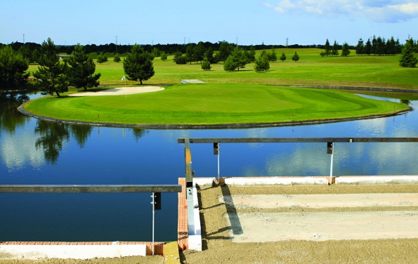 Řadové rodinné domy u golfového resortu v Michalovicích - stavba (HELUZ) Řadové rodinné domy u golfového resortu v Michalovicích - stavba (HELUZ)