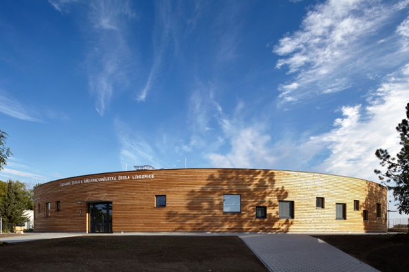 Pavilon základní školy v Líbeznicích / Projektil architekti (nominovali ČKA, Jana Tichá a Osamu Okamura). Foto: Andrea Thiel Lhotáková Pavilon základní školy v Líbeznicích / Projektil architekti (nominovali ČKA, Jana Tichá a Osamu Okamura). Foto: Andrea Thiel Lhotáková