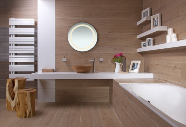 Dřevo, přírodní materiály a nekonečné množství jejich (více než precizních) imitací nepřestává fascinovat. (SIKO) Dřevo, přírodní materiály a nekonečné množství jejich (více než precizních) imitací nepřestává fascinovat. (SIKO)